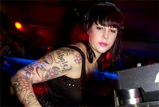 Miss Kittin flies to California · News ⟋ RA