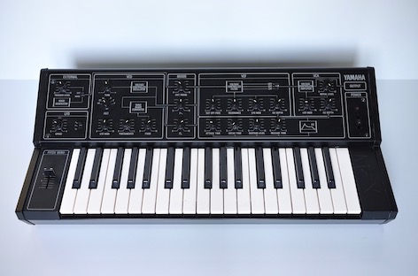 かつてAphex Twinの所有していたシンセYamaha CS-5が