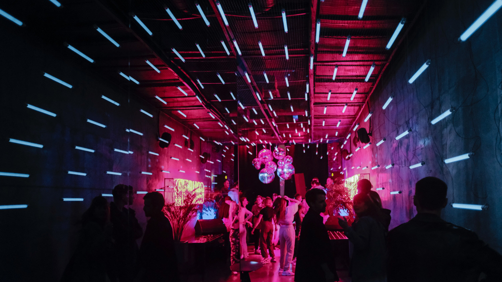 UK industries complain of energy emergency for music venues and nightclubs · News ⟋ RA