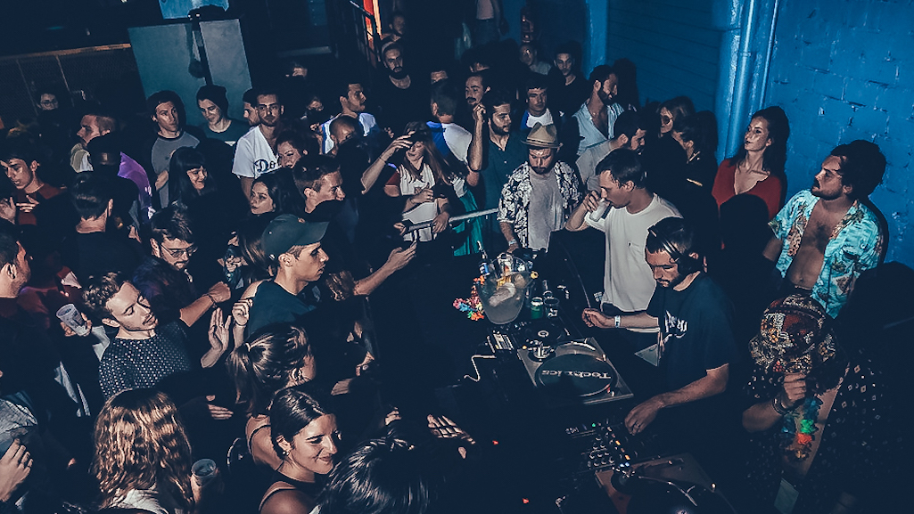 19 French clubs unite behind campaign for plasticfree dance floors