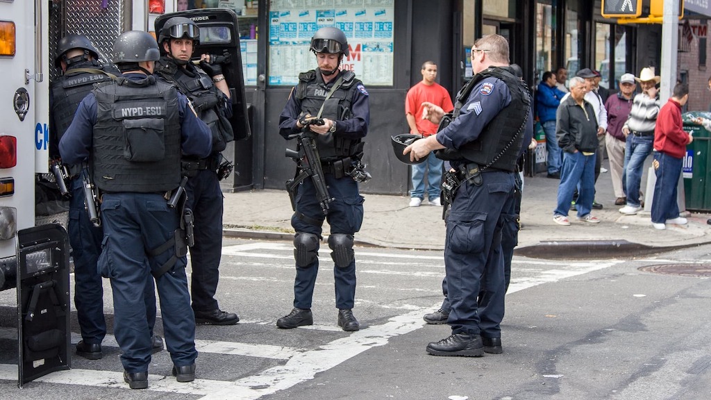 纽约解散负责场所警察突袭的M.A.R.C.H.特遣队，宣布成立C.U.R.E.·新闻RA