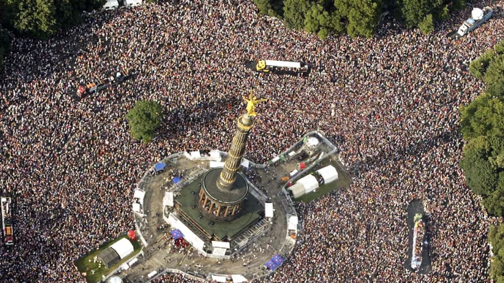 Organisers of Berlin's Rave The confident parade will go ahead