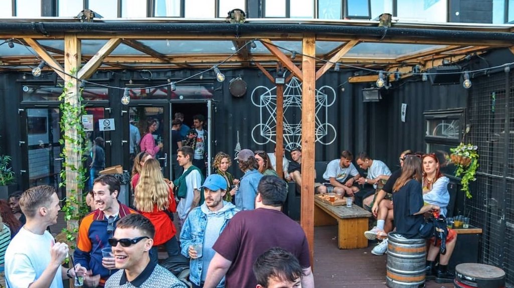 East London venue Starlane Pizza Bar gets 6 AM licence · News RA