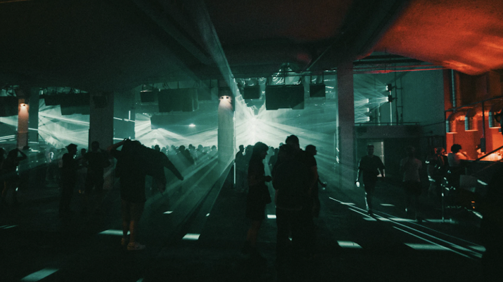 fabric-organiseert-12-uur-durend-feest-in-parijs-op-28-november