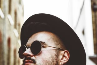 Alixander Raczkowski · Artist Profile