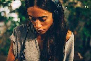 Gladis · Biography