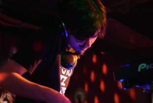 Yoshihiro Okino · Artist Profile