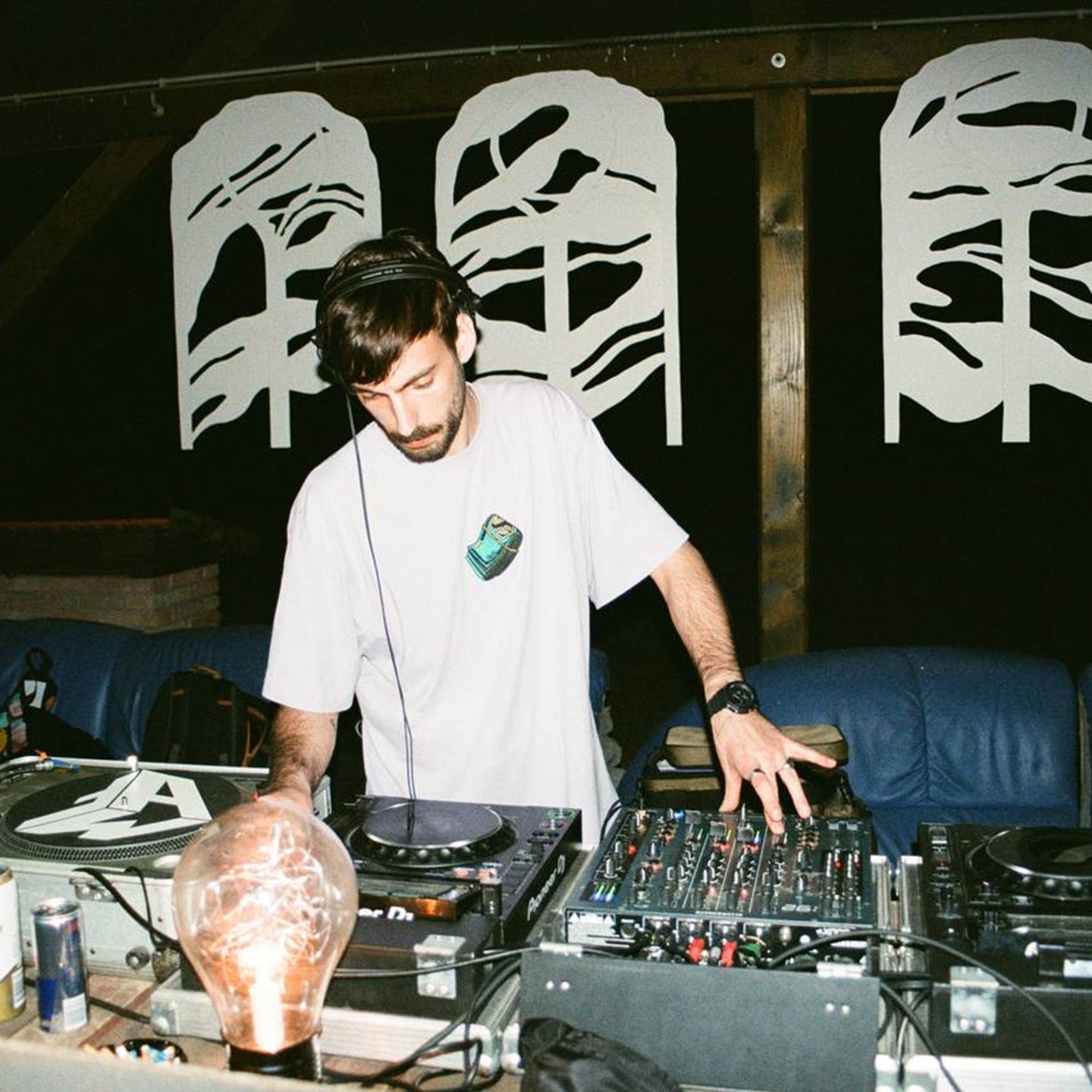 akhi · Artist Profile