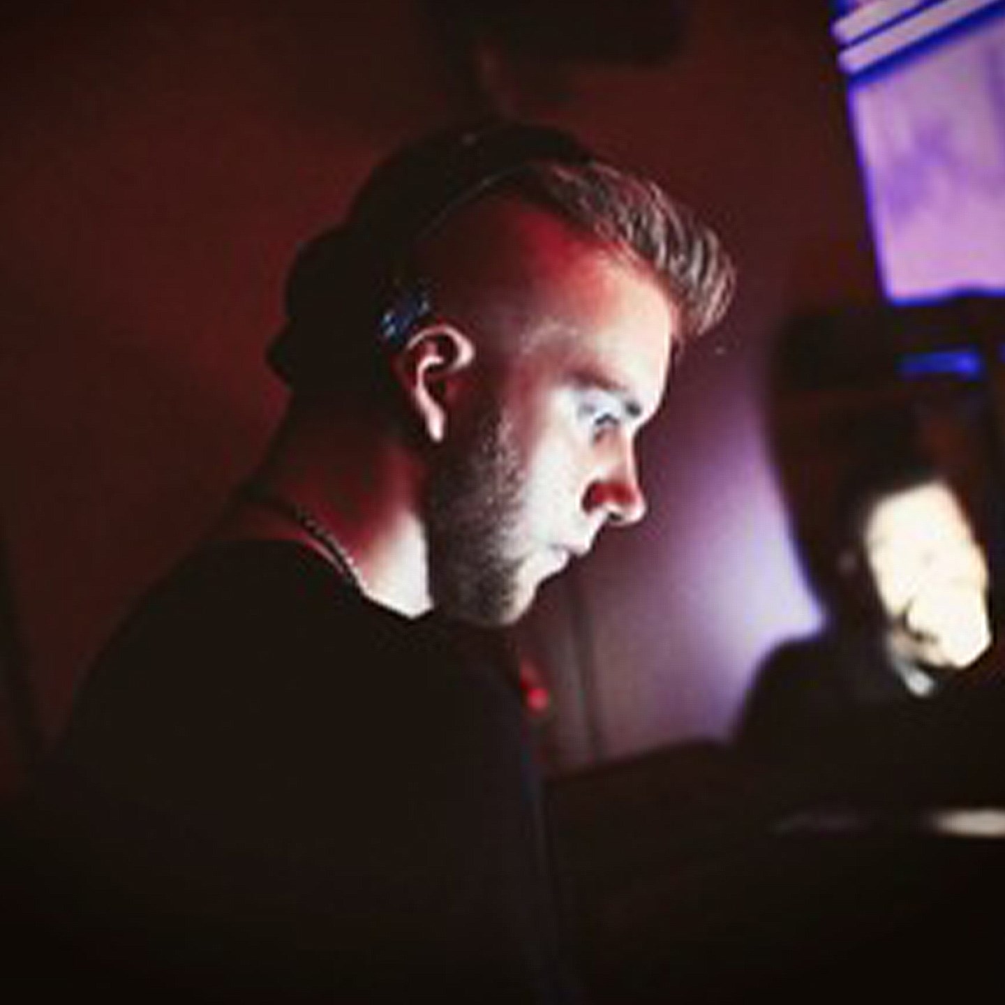Akros · Artist Profile