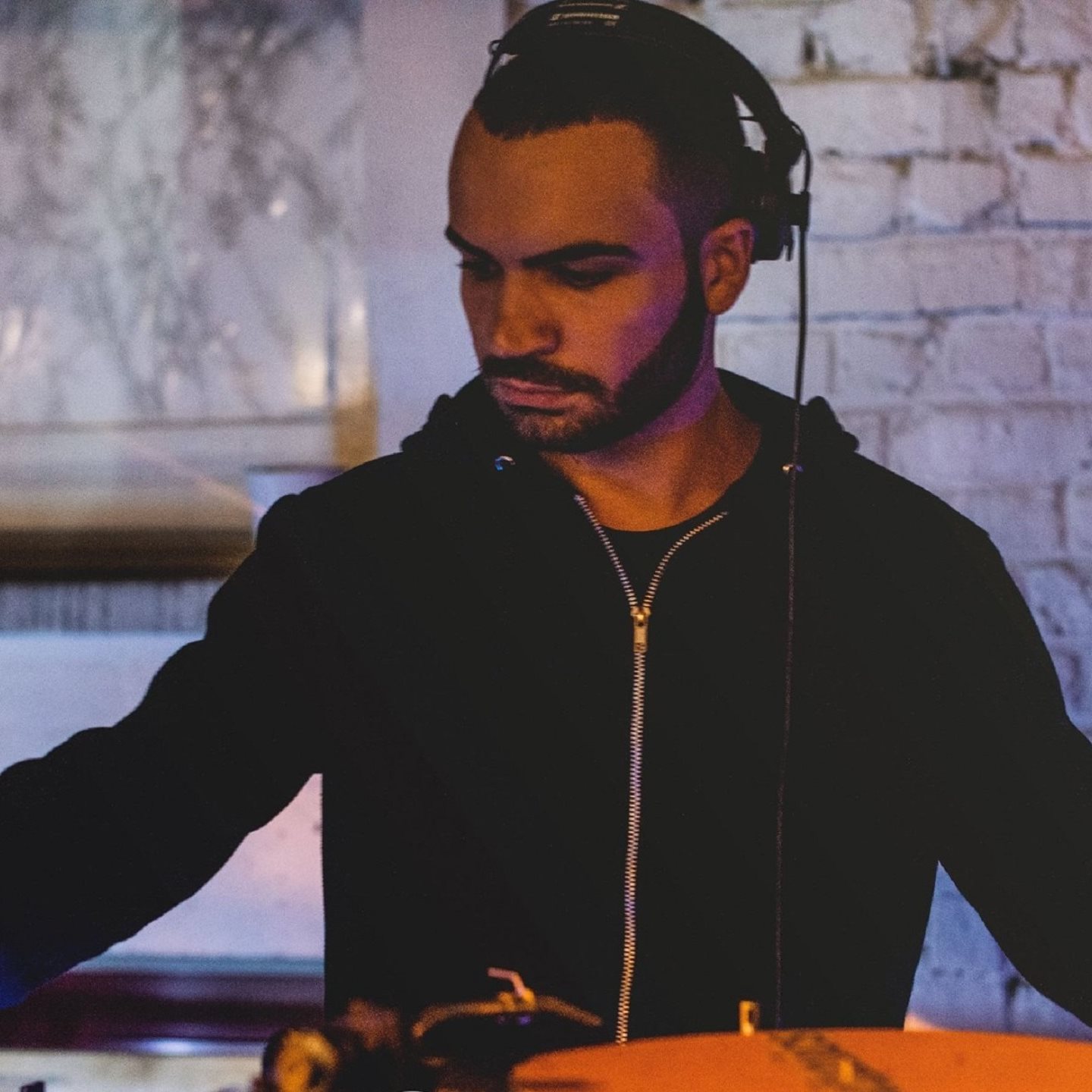 Aleksan'dru · Biography