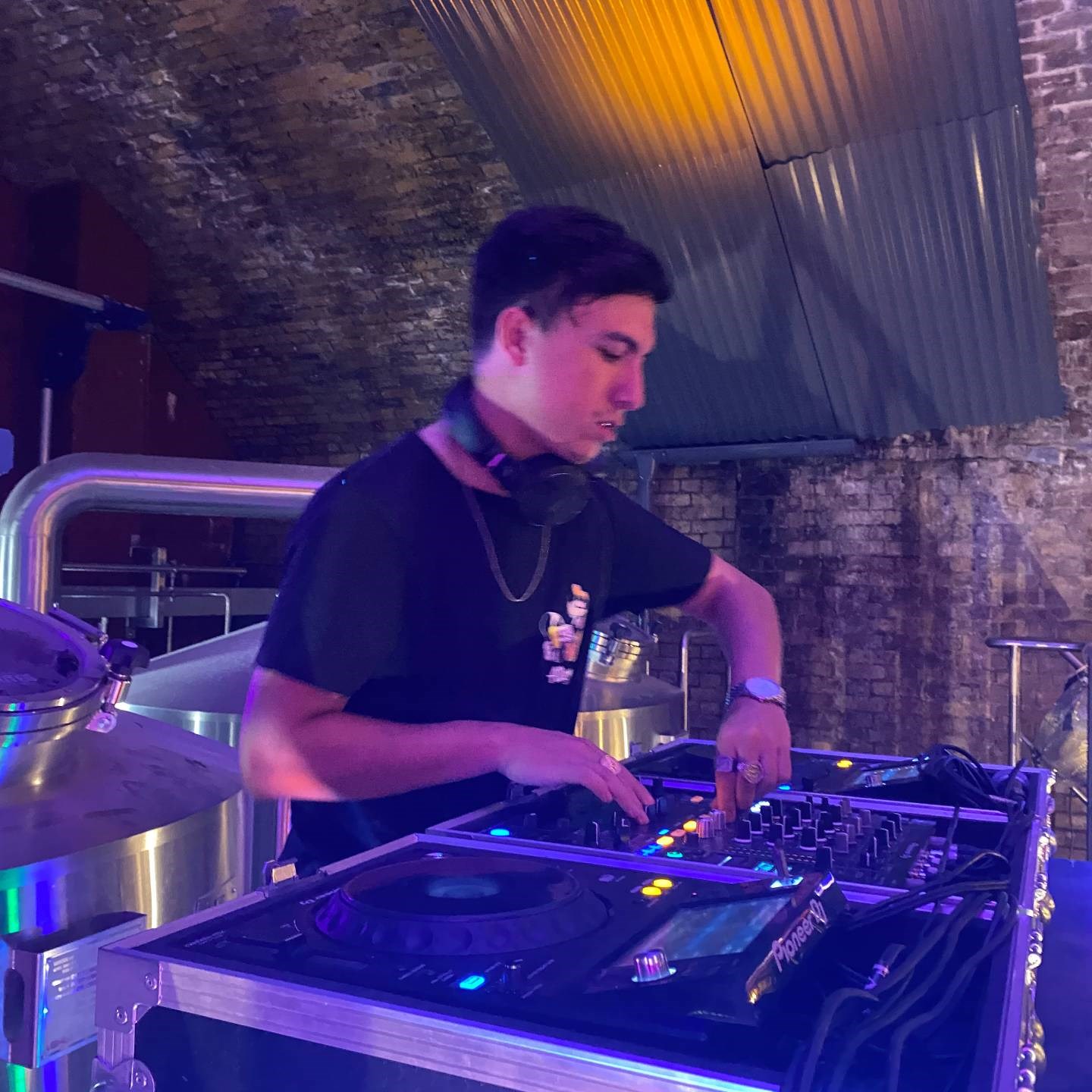 ANT (7) · Artist Profile