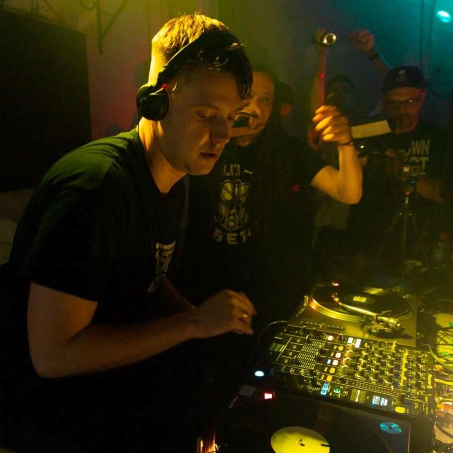 running shoes lowest price