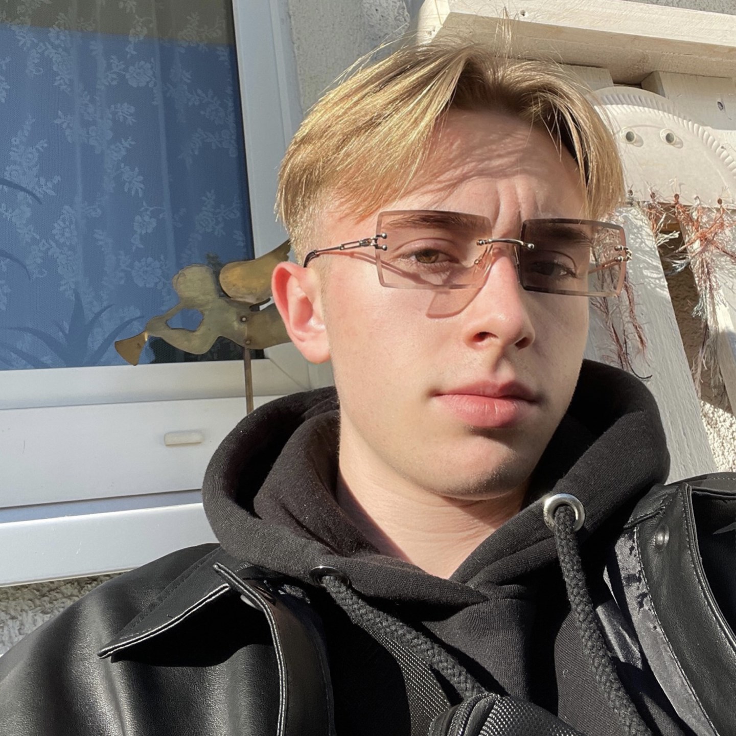 azlo-artist-profile
