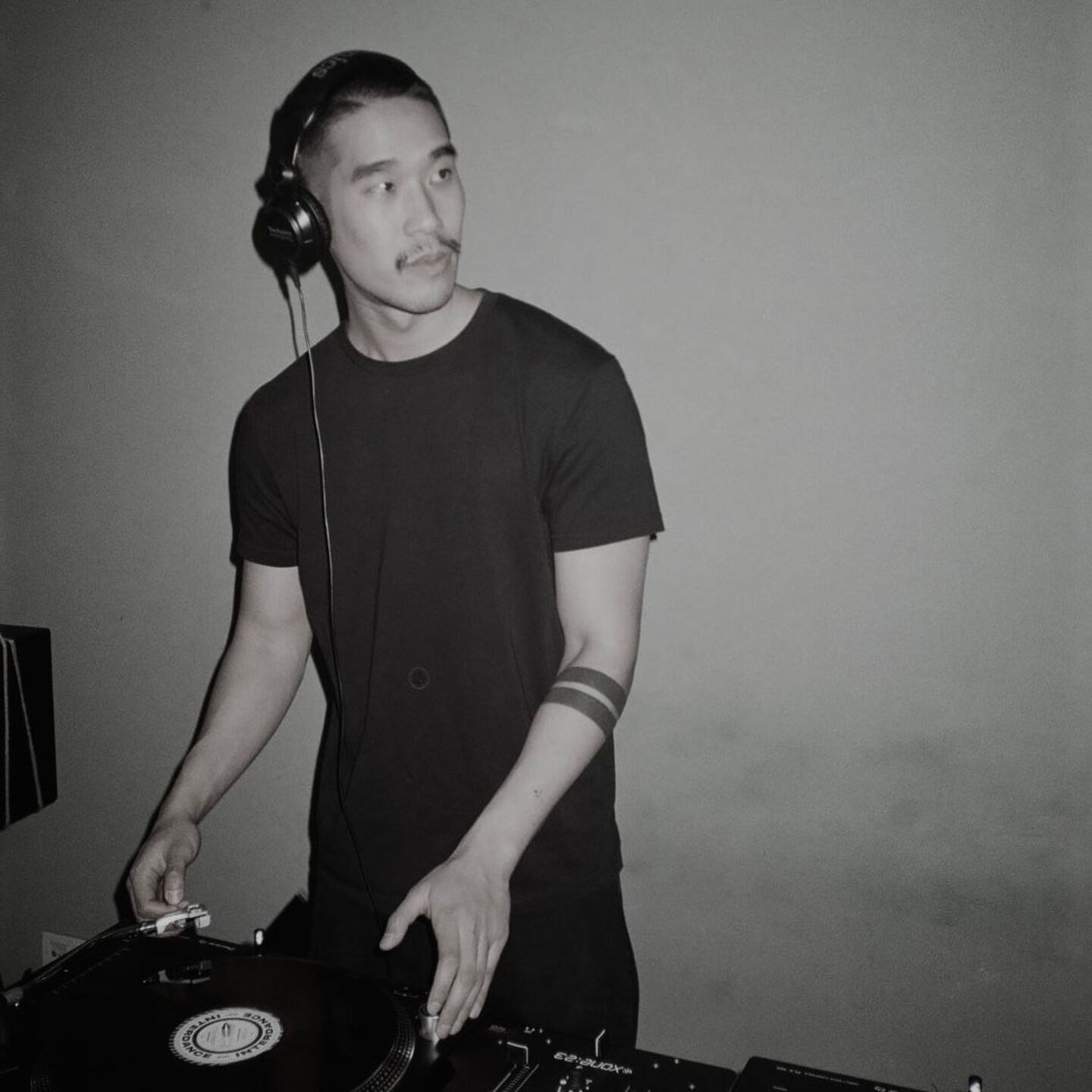 BILLY · Artist Profile