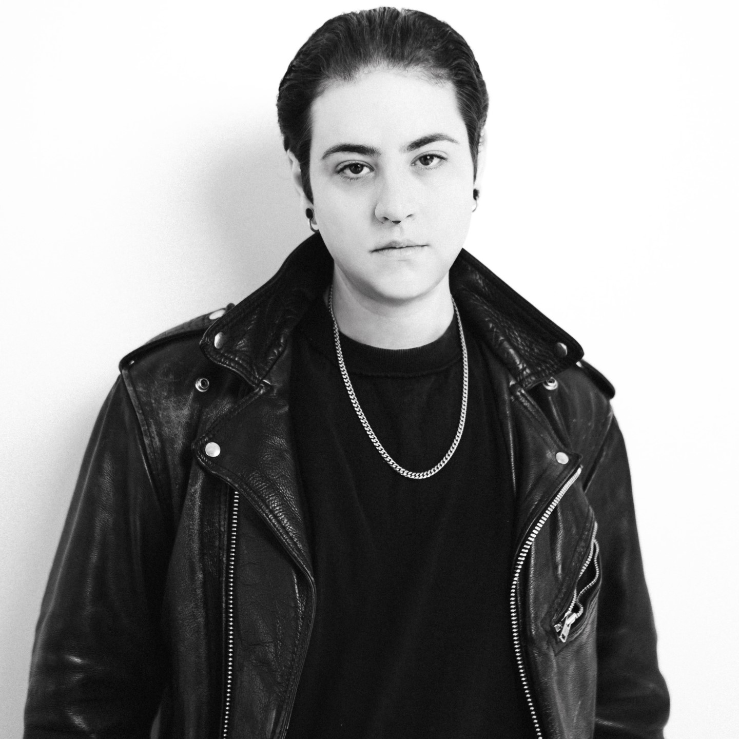 Evelyn · Artist Profile