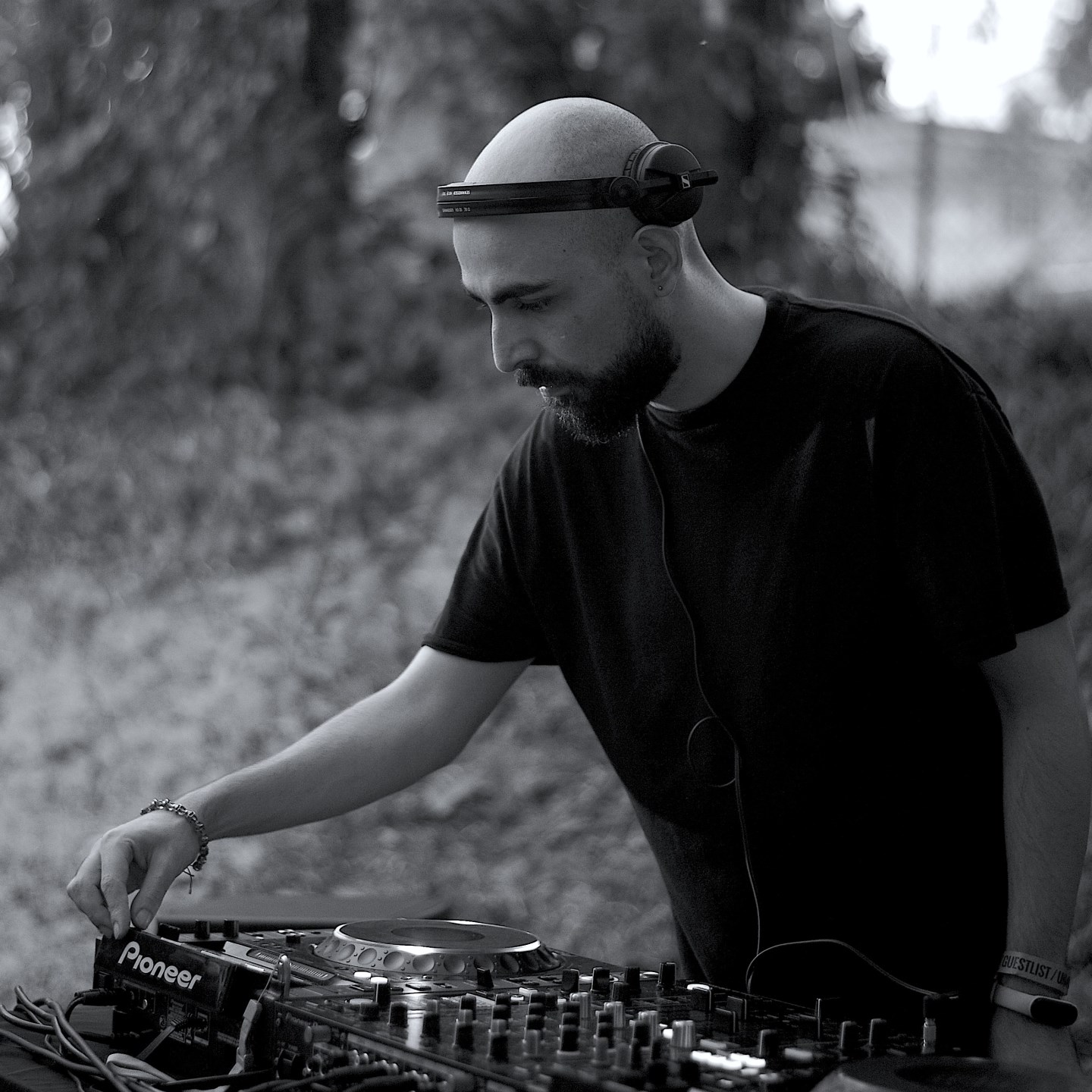 Halis Runk Halis · Artist Profile