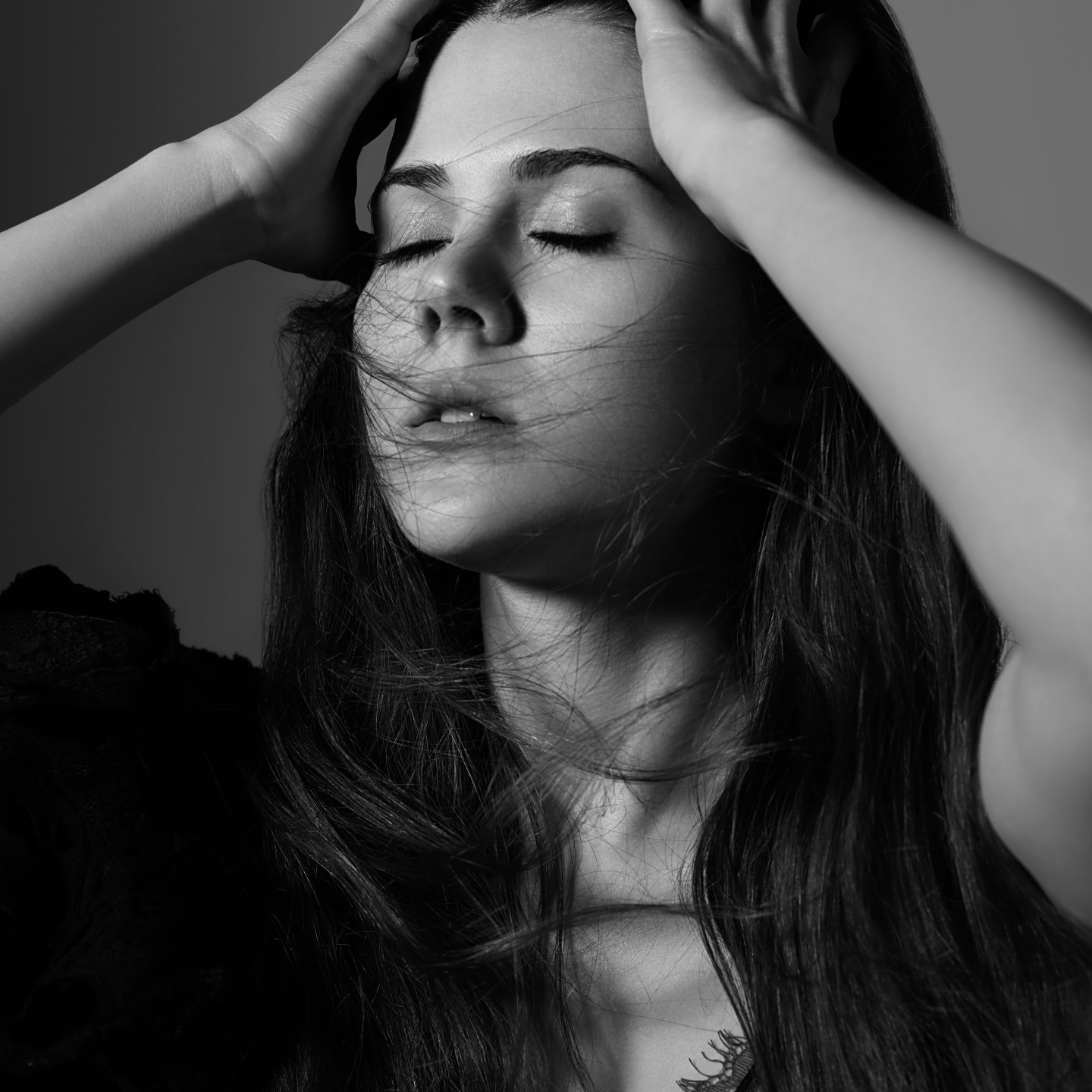 Jennifer Aster · Artist Profile