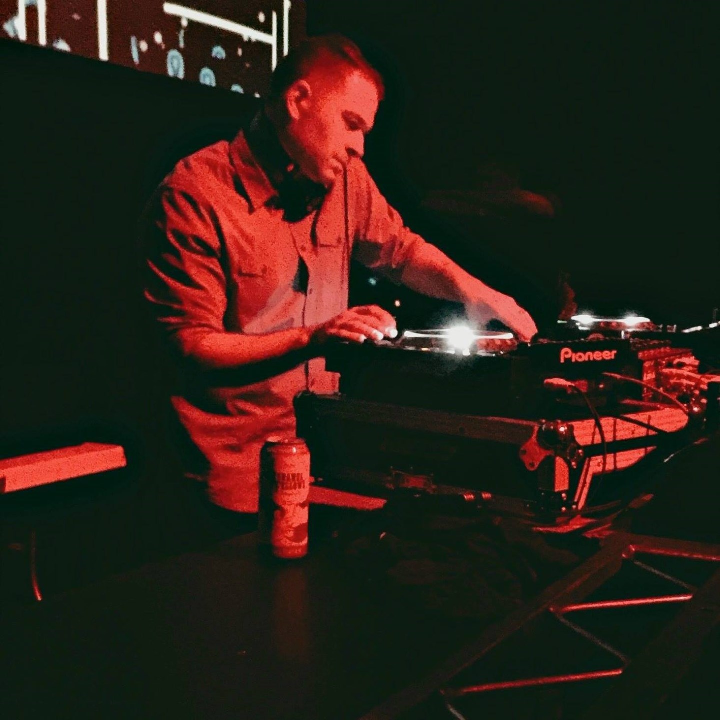 Jesse Hills · Artist Profile