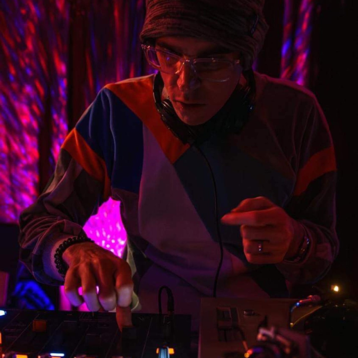 Jez (US) · Artist Profile