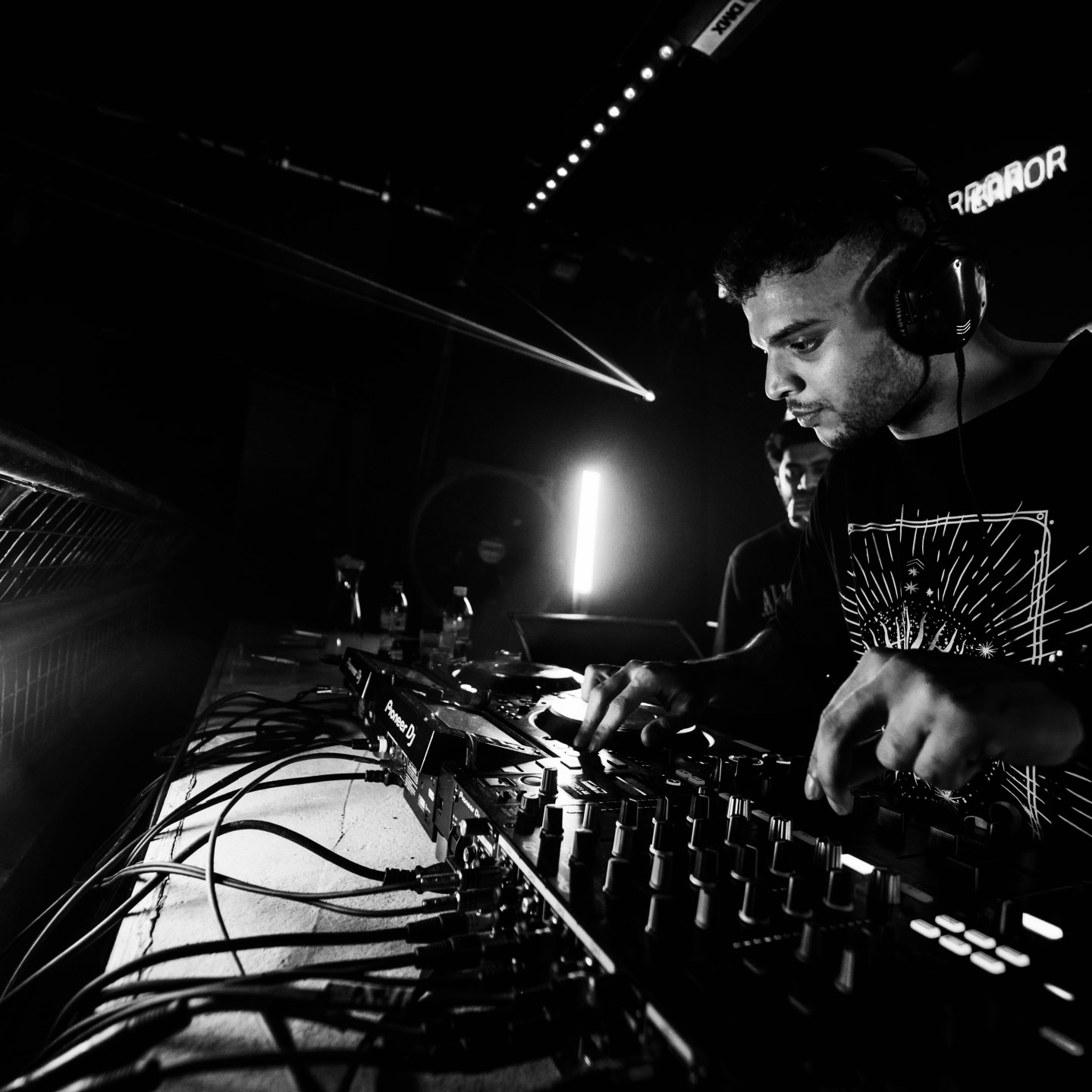 LEO MUSIC · Artist Profile