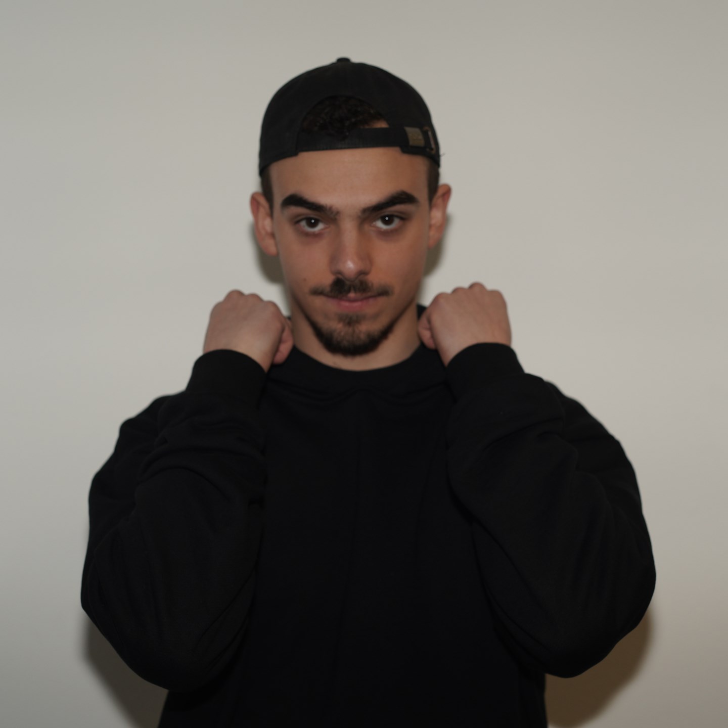 Louis Harshman profile