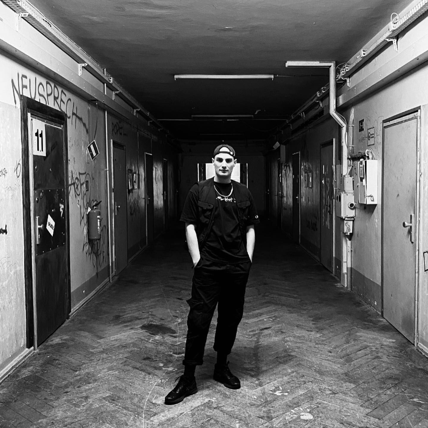 LΓUS Β· Artist Profile