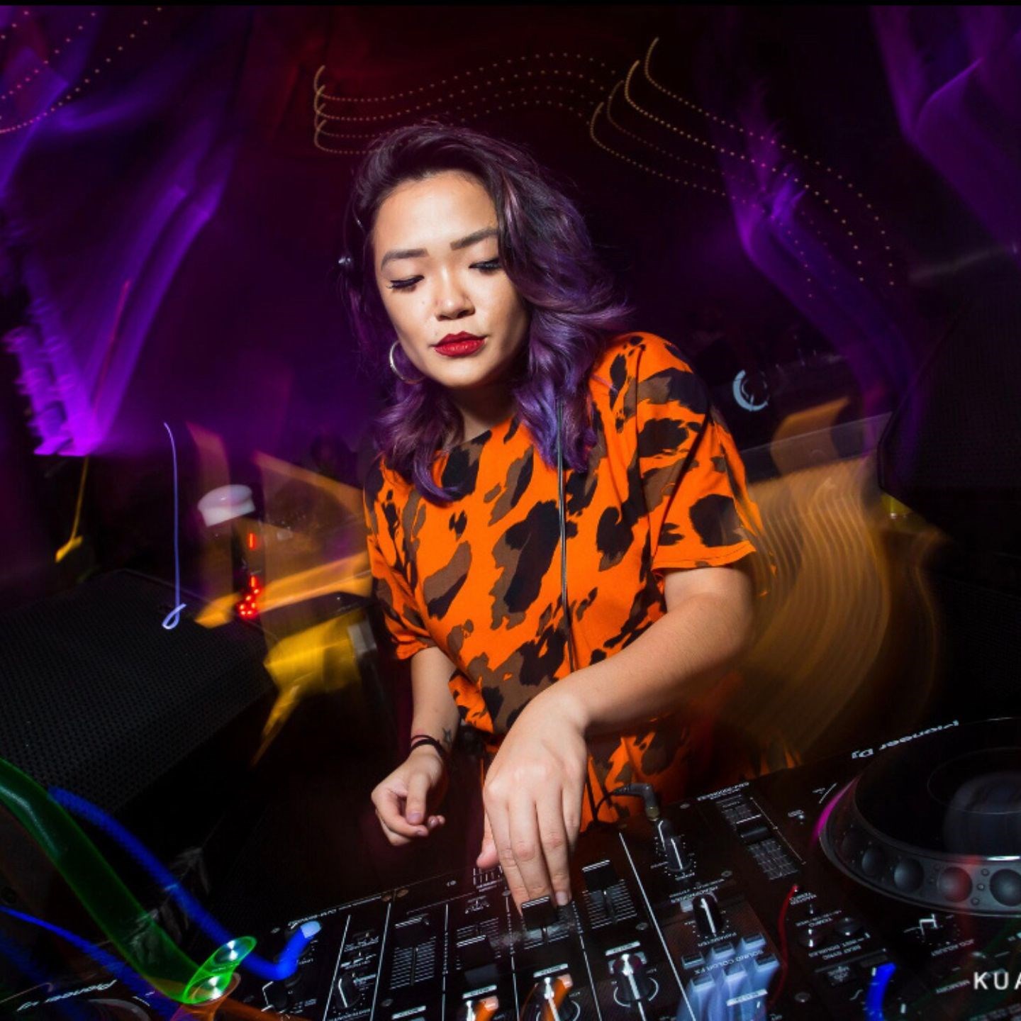 LZZY · Artist Profile