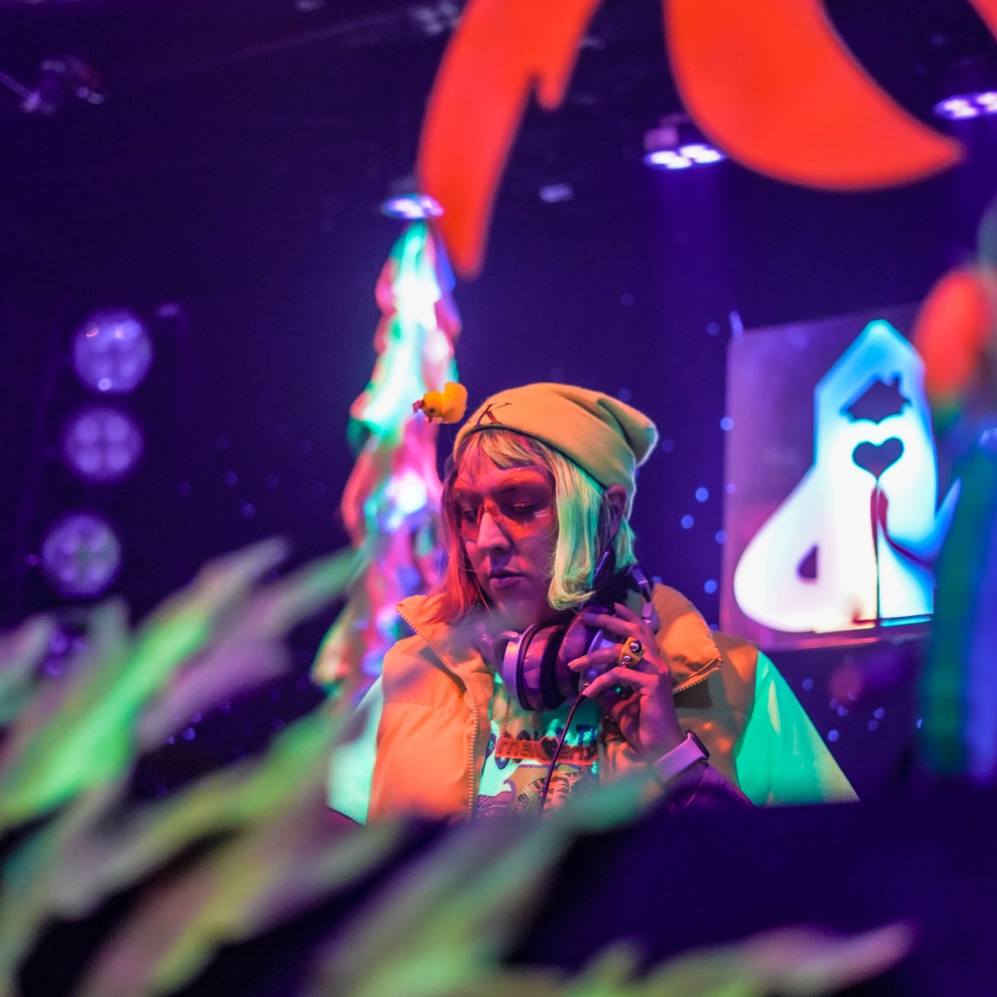 mal eny · Artist Profile