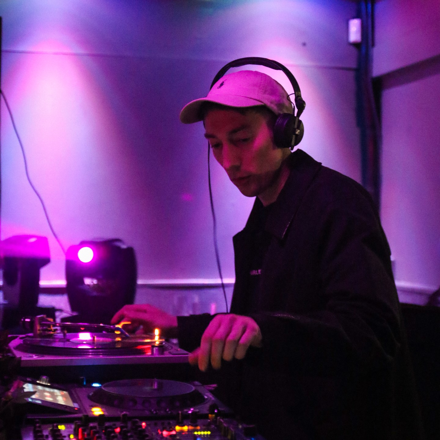 Ollie Blunt · Artist Profile