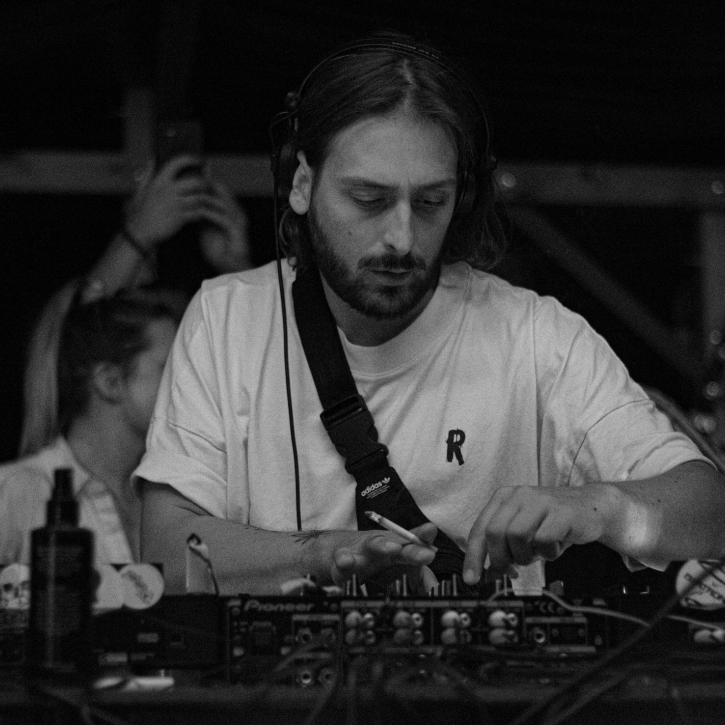 PHIL (4) · Artist Profile