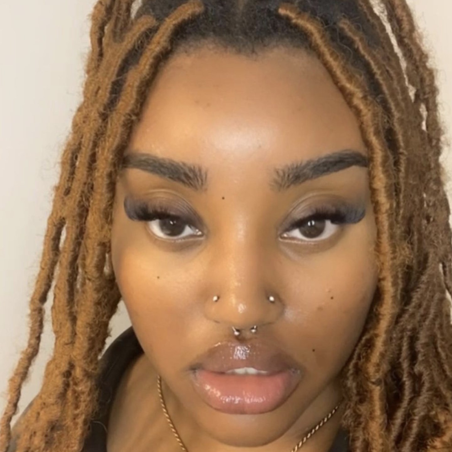 Riri · Artist Profile