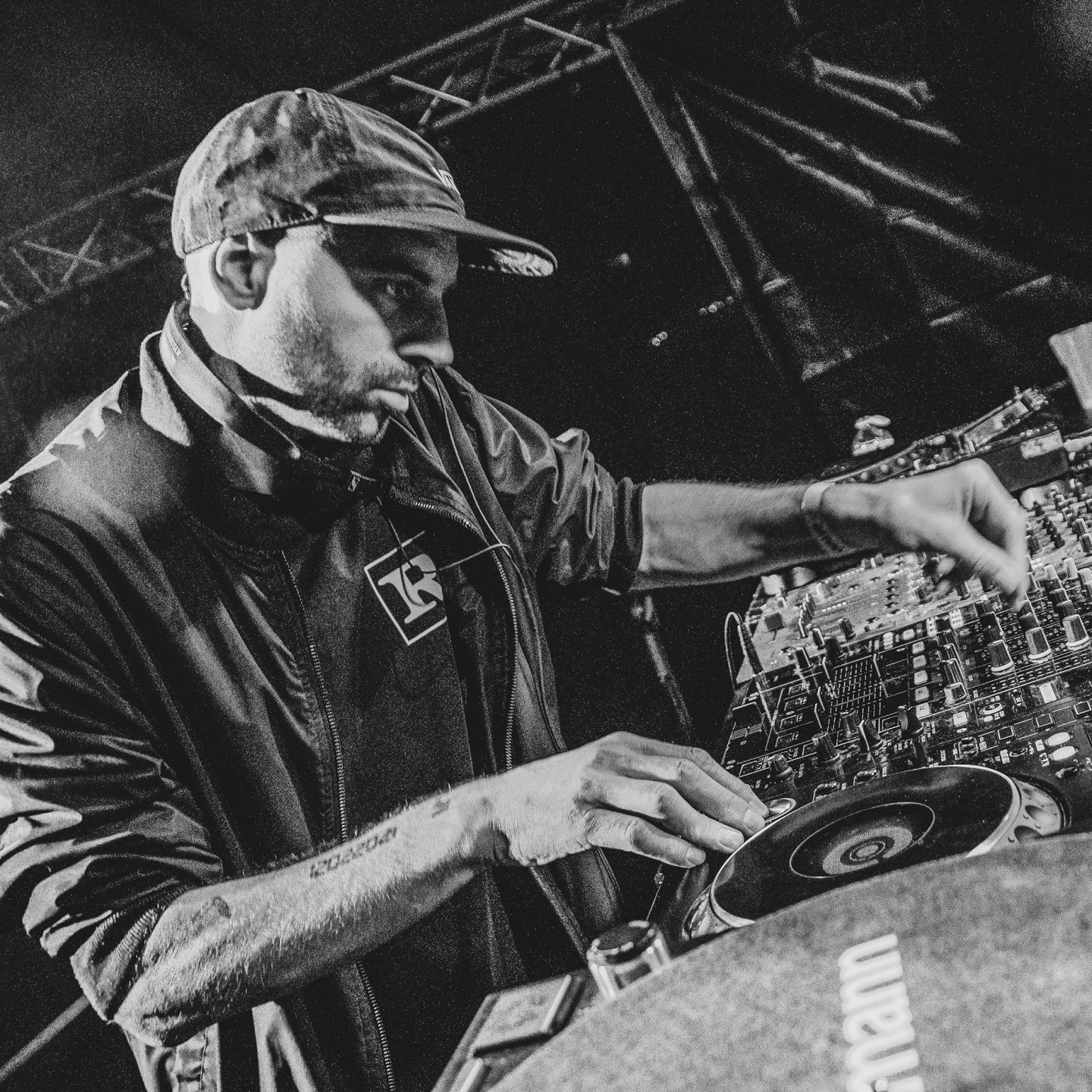 Saku · Artist Profile