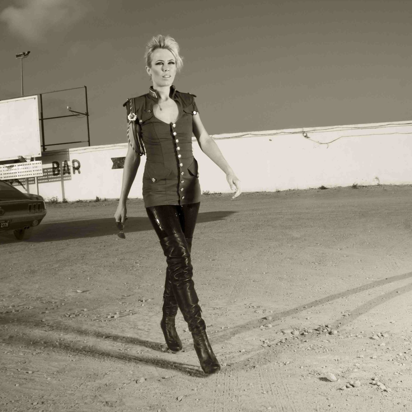 Sarah Main · Reviews & Features