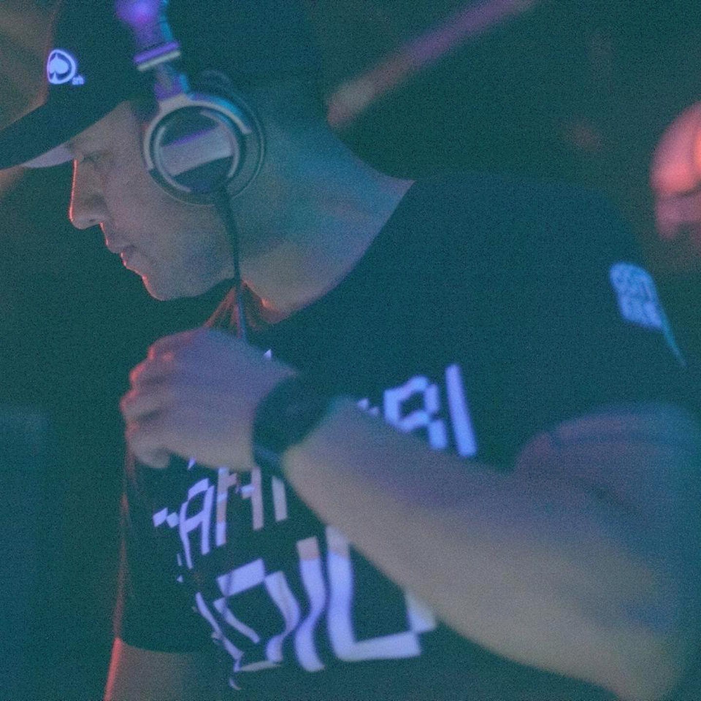 Tony Gamboa · Künstler*inprofil