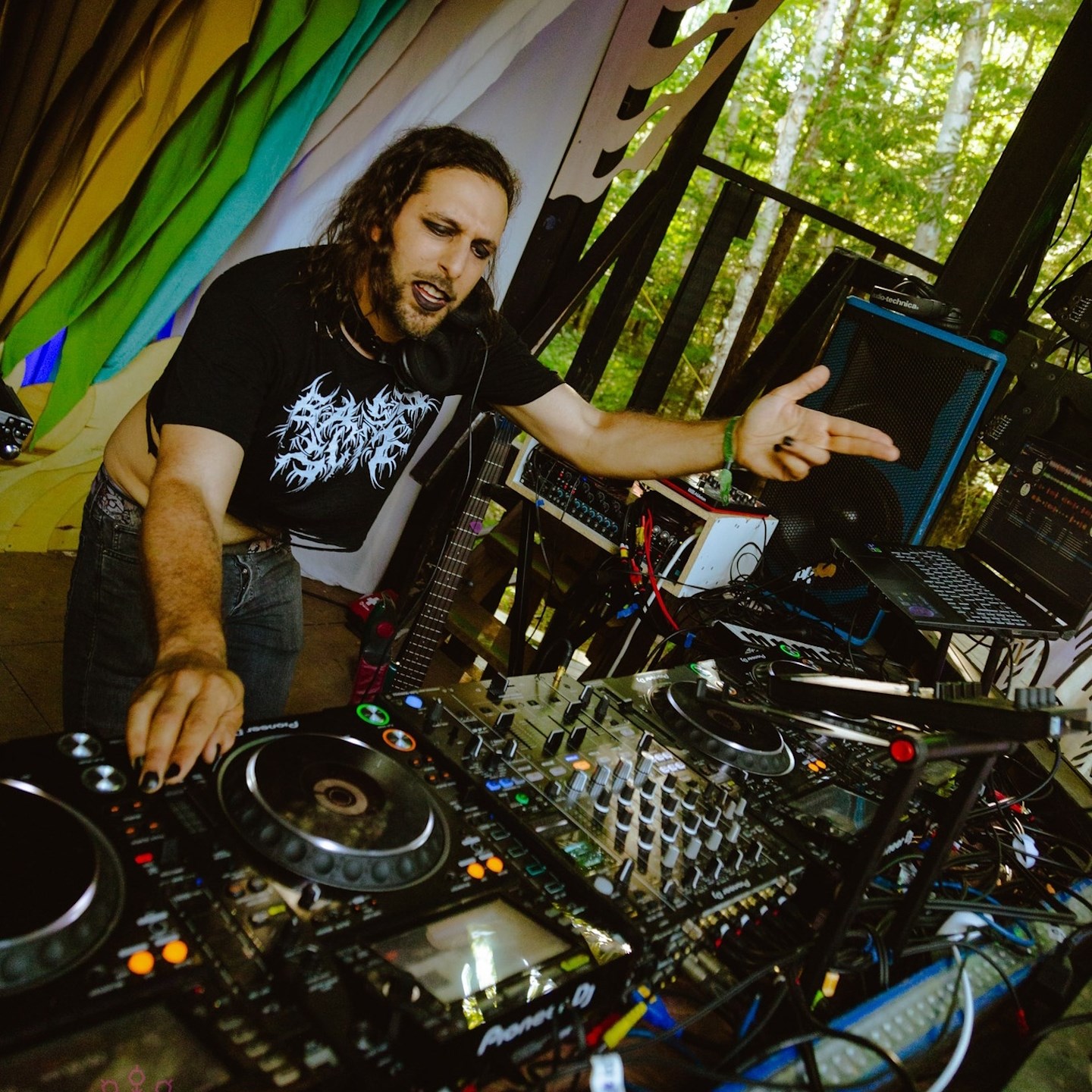 Wally · Artist Profile