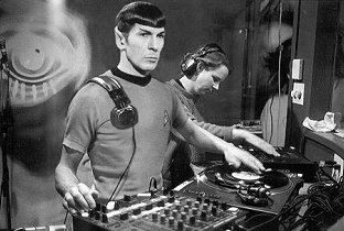 The Kelly Twins · Artist Profile