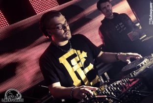 Traffik (1) · Biography